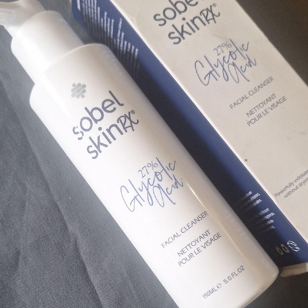 Glycolic Acid Facial Cleanser - White